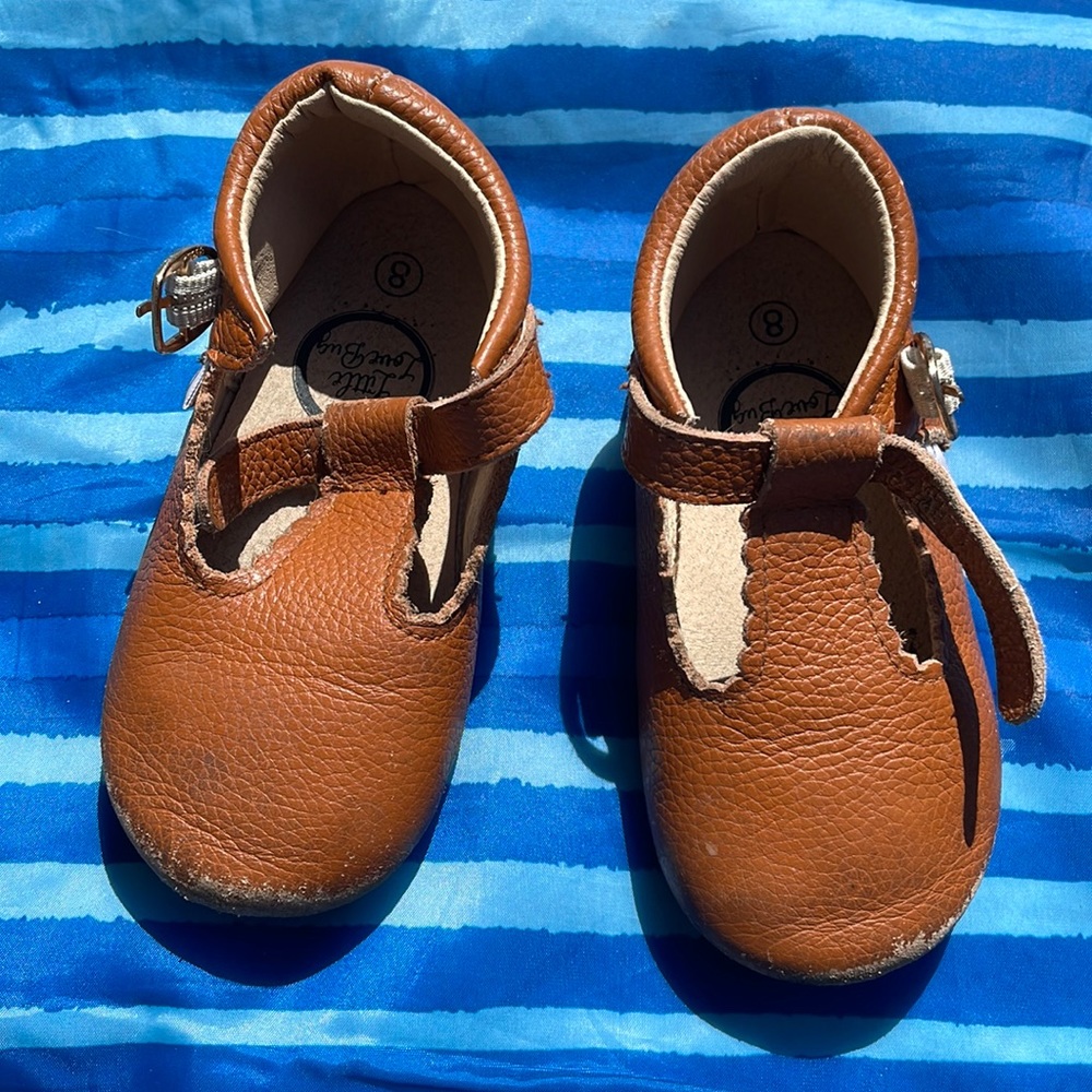 Little love bug shoes size 8